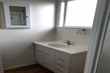 Photo of property in 594 Glenfield Road, Bayview, Auckland, 0629