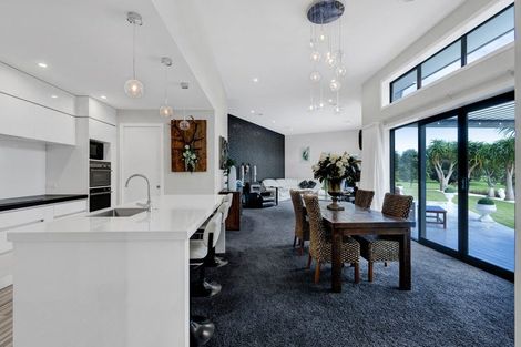 Photo of property in 10 Augusta Grove, Waiwhakaiho, New Plymouth, 4312