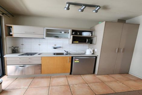 Photo of property in Atrium Apartments, 2i/154 The Terrace, Wellington Central, Wellington, 6011