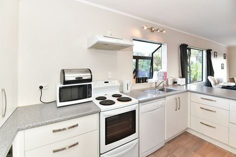 Photo of property in 836 Whangaparaoa Road, Manly, Whangaparaoa, 0930