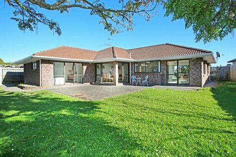 Photo of property in 52 Bob Charles Drive, Golflands, Auckland, 2013