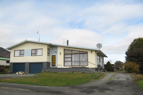 Photo of property in 36 Hotham Street, Murchison, 7007