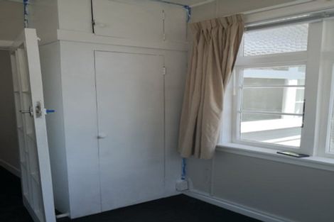 Photo of property in 6 Rixon Grove, Mount Victoria, Wellington, 6011