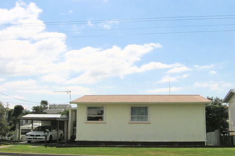 Photo of property in 1143 Papamoa Beach Road, Papamoa Beach, Papamoa, 3118