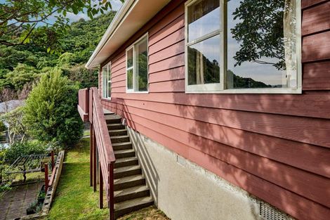 Photo of property in 19 Holmes Grove, Naenae, Lower Hutt, 5011