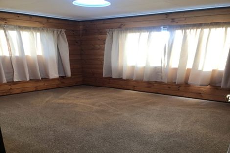 Photo of property in 5 Melia Grove, Goodwood Heights, Auckland, 2105