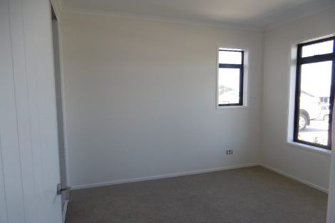 Photo of property in 6 Malbec Place, Huapai, Kumeu, 0810