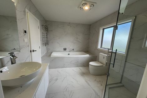 Photo of property in 26 Lagonda Rise, Oteha, Auckland, 0632