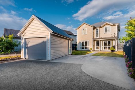 Photo of property in 5 Stitchbird Crescent, Papakura, 2110