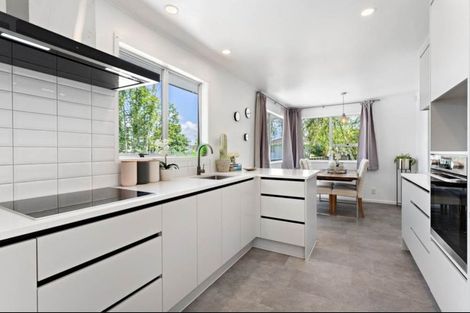 Photo of property in 16 Newham Place, Henderson, Auckland, 0612