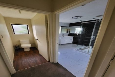 Photo of property in 1/40 Hollyford Drive, Clover Park, Auckland, 2105