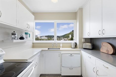 Photo of property in Newman Court Apartments, 2 Newman Terrace, Thorndon, Wellington, 6011