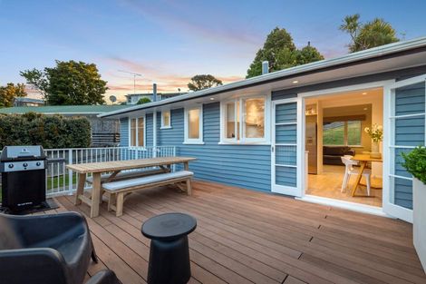 Photo of property in 1/17 Stanley Road, Glenfield, Auckland, 0629