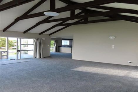 Photo of property in 2 Hinau Street, Pukehangi, Rotorua, 3015