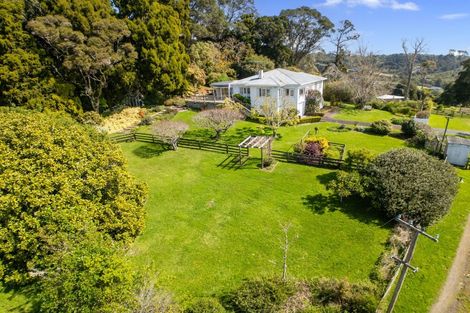 Photo of property in 28 Griggs Road, Whitford, Howick, 2571
