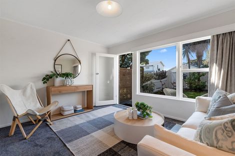 Photo of property in 2/67 Vauxhall Road, Devonport, Auckland, 0624