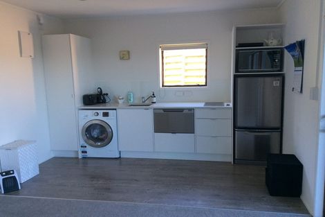 Photo of property in 36 Auld Street, Torbay, Auckland, 0630