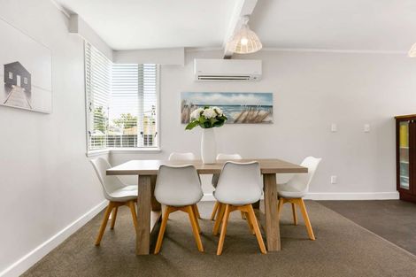 Photo of property in 117 Beach Haven Road, Beach Haven, Auckland, 0626