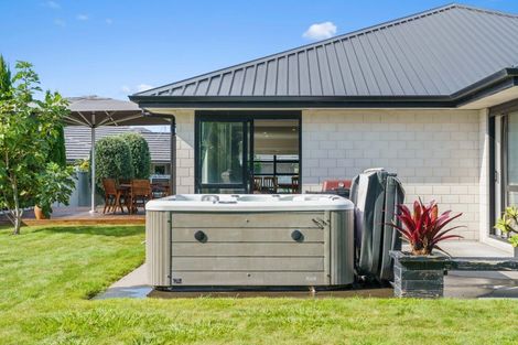Photo of property in 6 Vantage Place, Omokoroa, 3114