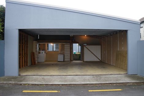 Photo of property in 18 Pitau Road, Mount Maunganui, 3116