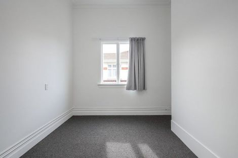 Photo of property in 114 Macandrew Road, South Dunedin, Dunedin, 9012