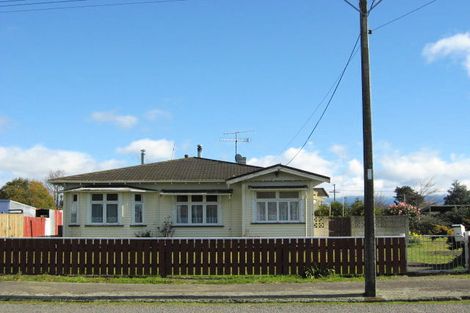 Photo of property in 11 Charles Street, Takapau, 4203