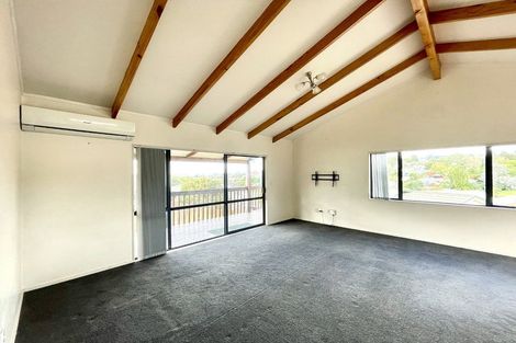 Photo of property in 10 Loughanure Place, Massey, Auckland, 0614