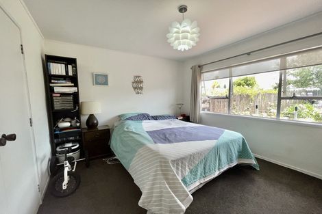 Photo of property in 2/24 Bedford Street, Te Atatu South, Auckland, 0610