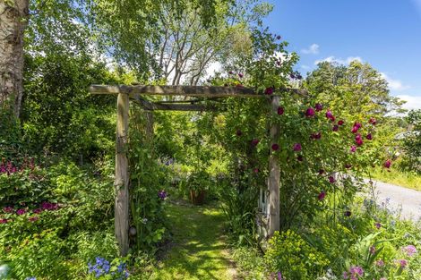 Photo of property in 25 Ratanui Road, Paraparaumu, 5032