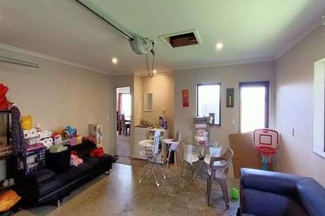 Photo of property in 25 Andover Way, Goodwood Heights, Auckland, 2105