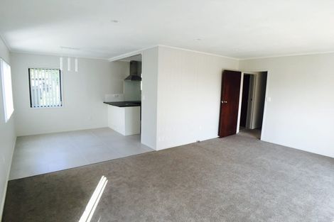 Photo of property in 6 Marendellas Drive, Bucklands Beach, Auckland, 2014