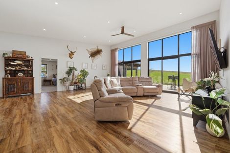 Photo of property in 206 Baker Road, Berwick Forest, Outram, 9073