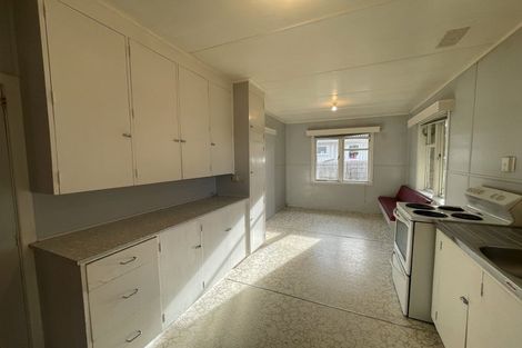 Photo of property in 8 Kohekohe Street, New Lynn, Auckland, 0600