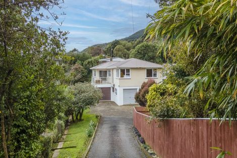Photo of property in 3 South Street, Tawa, Wellington, 5028