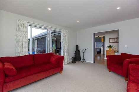 Photo of property in 20 Te Heke Place, Waikanae, 5036