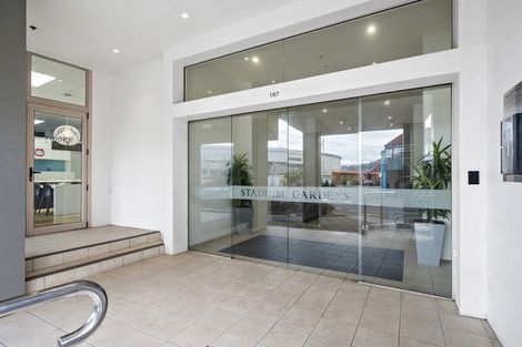 Photo of property in Stadium Garden Flats, 403/107 Thorndon Quay, Pipitea, Wellington, 6011