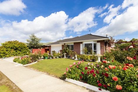 Photo of property in 6 Royal Oak Drive, Kelvin Grove, Palmerston North, 4414