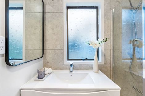 Photo of property in 2/38 Waiau Street, Torbay, Auckland, 0630