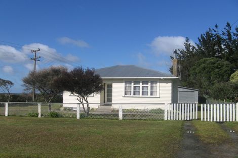 Photo of property in 18 West Coast Road, Te Kopuru, 0371