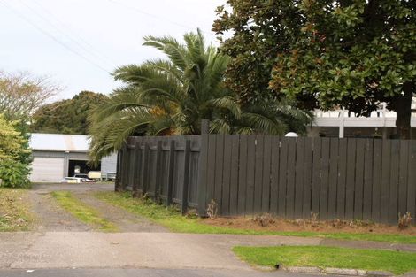 Photo of property in 27 Geoffrey Place, Mangere East, Auckland, 2024