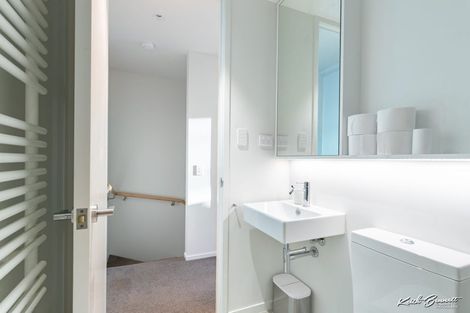 Photo of property in 4 Jean Caldwell Way, Island Bay, Wellington, 6023