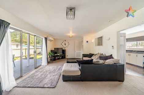 Photo of property in 5 Harvard Grove, Totara Park, Upper Hutt, 5018