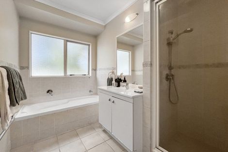 Photo of property in 14 Woodward Avenue, Mangere Bridge, Auckland, 2022