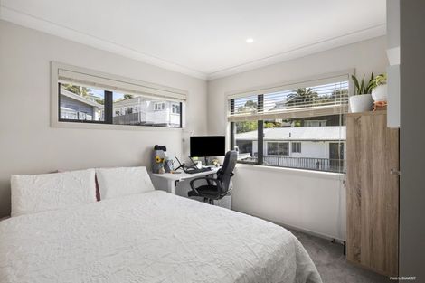 Photo of property in 43 Brindle Way, Newlands, Wellington, 6037