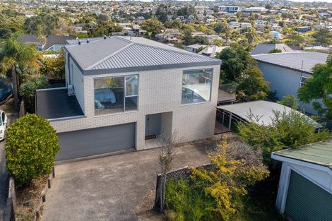 Photo of property in 1/14 Rothesay Bay Road, Rothesay Bay, Auckland, 0630