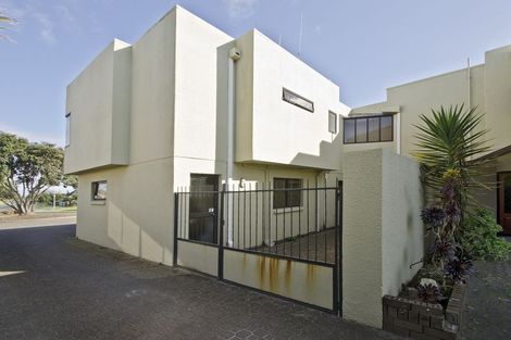 Photo of property in 450a Oceanbeach Road, Mount Maunganui, 3116