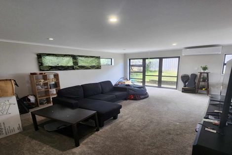 Photo of property in 86a Barrys Road, Glendene, Auckland, 0602