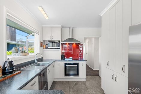 Photo of property in 9 Derwent Lee Grove, Epuni, Lower Hutt, 5011