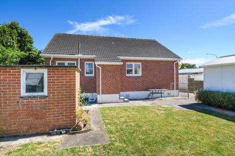 Photo of property in 140 Rangiora Avenue, Roslyn, Palmerston North, 4414