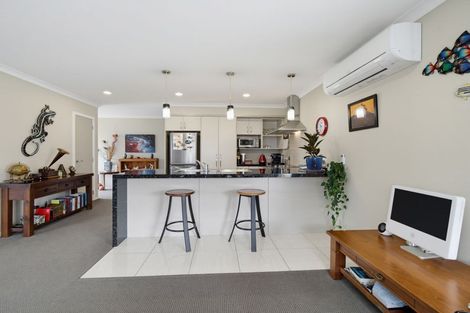 Photo of property in 5 Pania Place, Poraiti, Napier, 4112